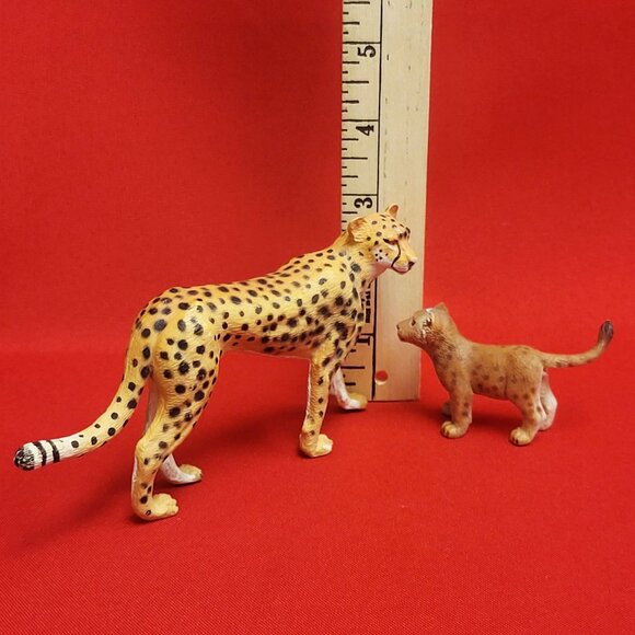 Cheetah Figurines Adult Cheetah & Cub Wildlife - Picture 7 of 10